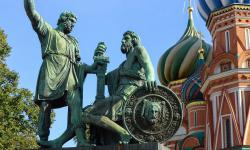 Описание памятника Минину и Пожарскому на Красной площади в Москве (для 4 класса)